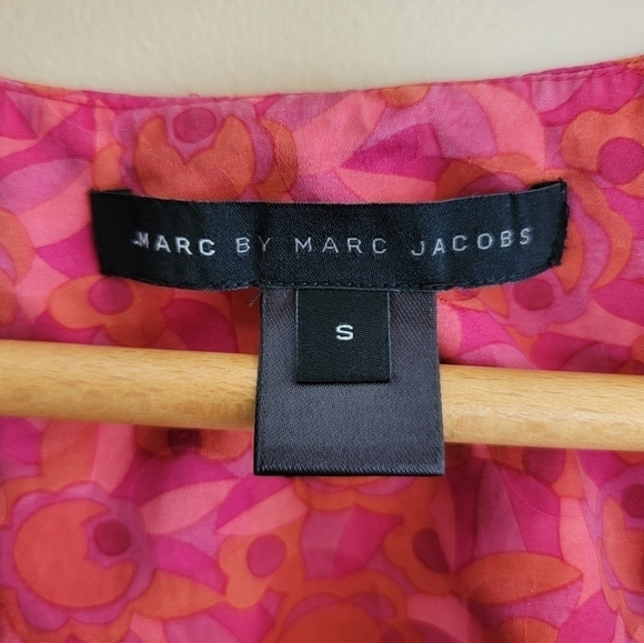 Marc by Marc Jacobs | Pink Orange Abstract Floral Tank Button Straps Size Small - Picture 4 of 5